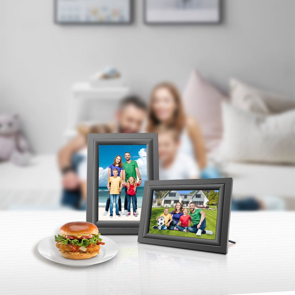 HDgenius digital picture frame 10-inch slideshow horizontal and vertical photos in the living room